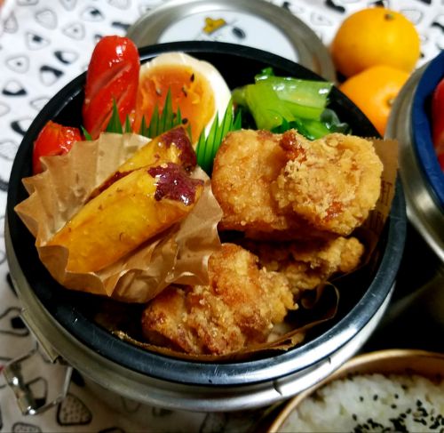 から揚げのお弁当 プールに行ってきた お弁当 美味らぼ